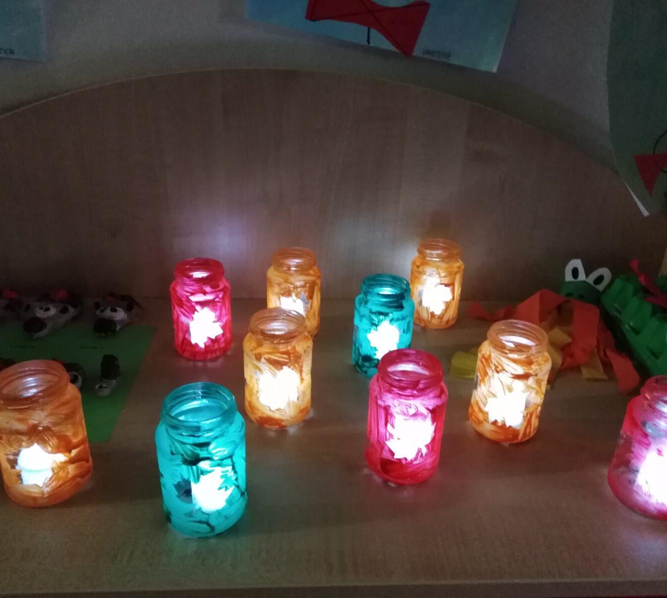 Broučci: "Tvořeníčko, tvoření" - "Listí žloutne, poletuje" - 23