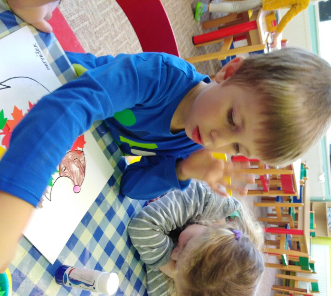 Broučci: "Tvořeníčko, tvoření" - "Listí žloutne, poletuje" - 28