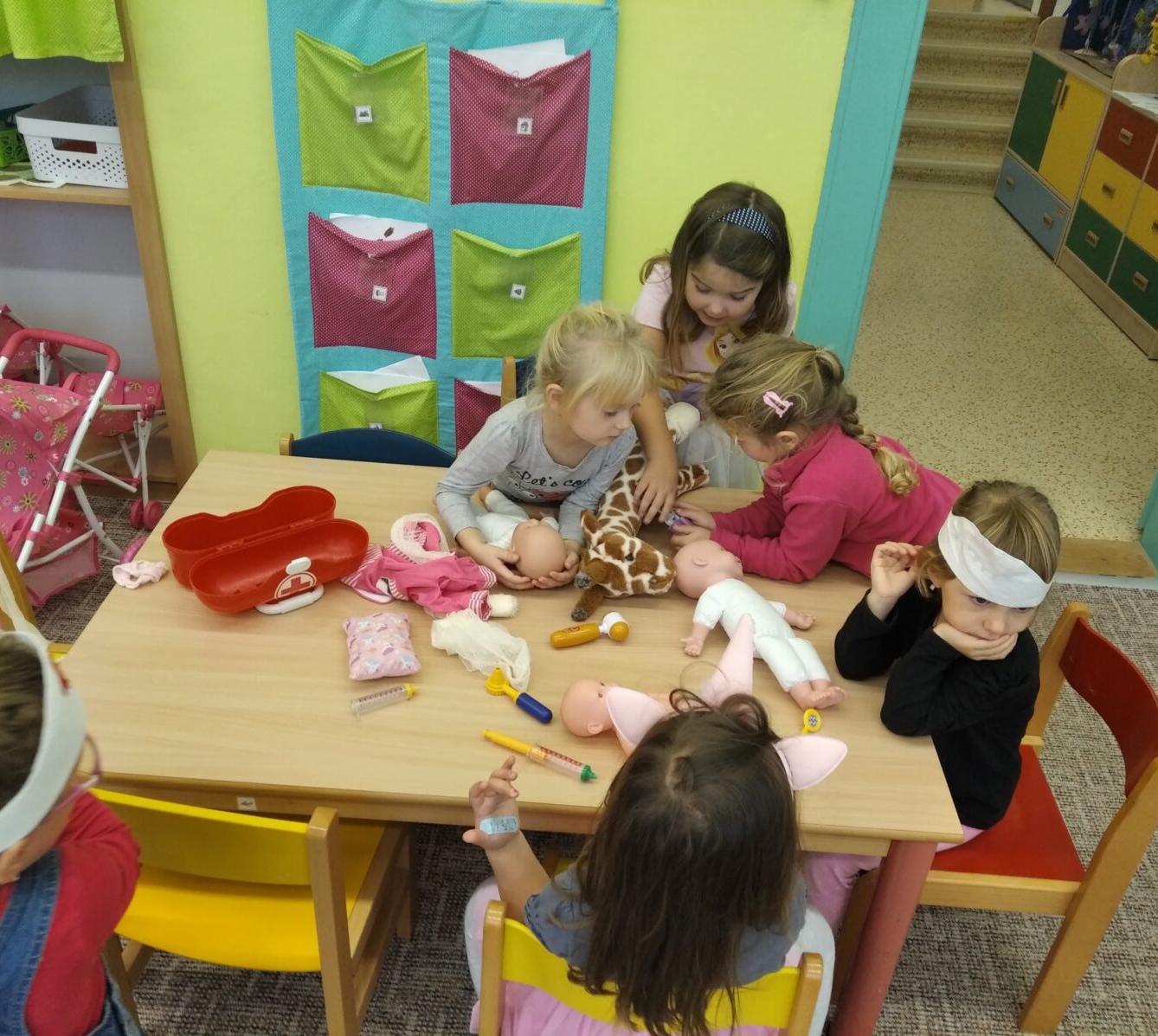 Broučci: "zdraví x nemoc" aneb "když Alenka stůně" - 6