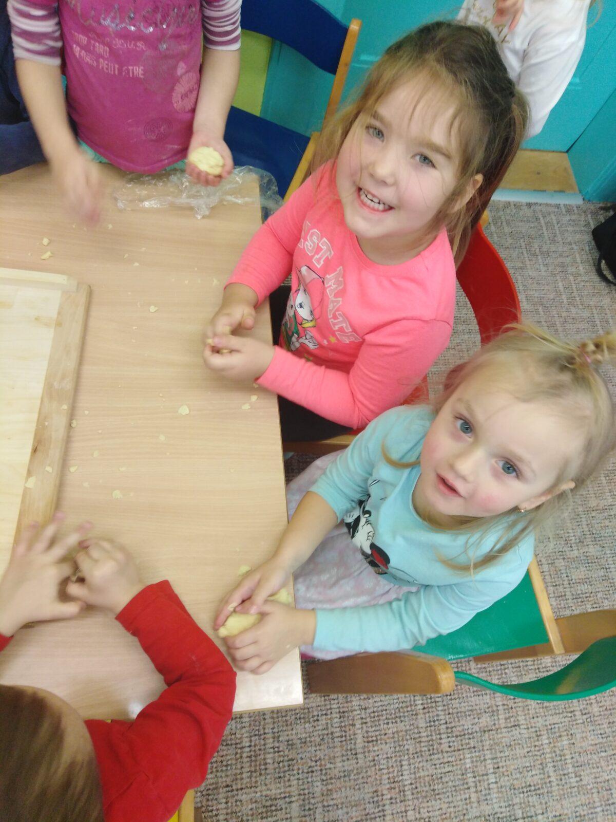 Broučci: pečeme linecké cukroví:-) - 10