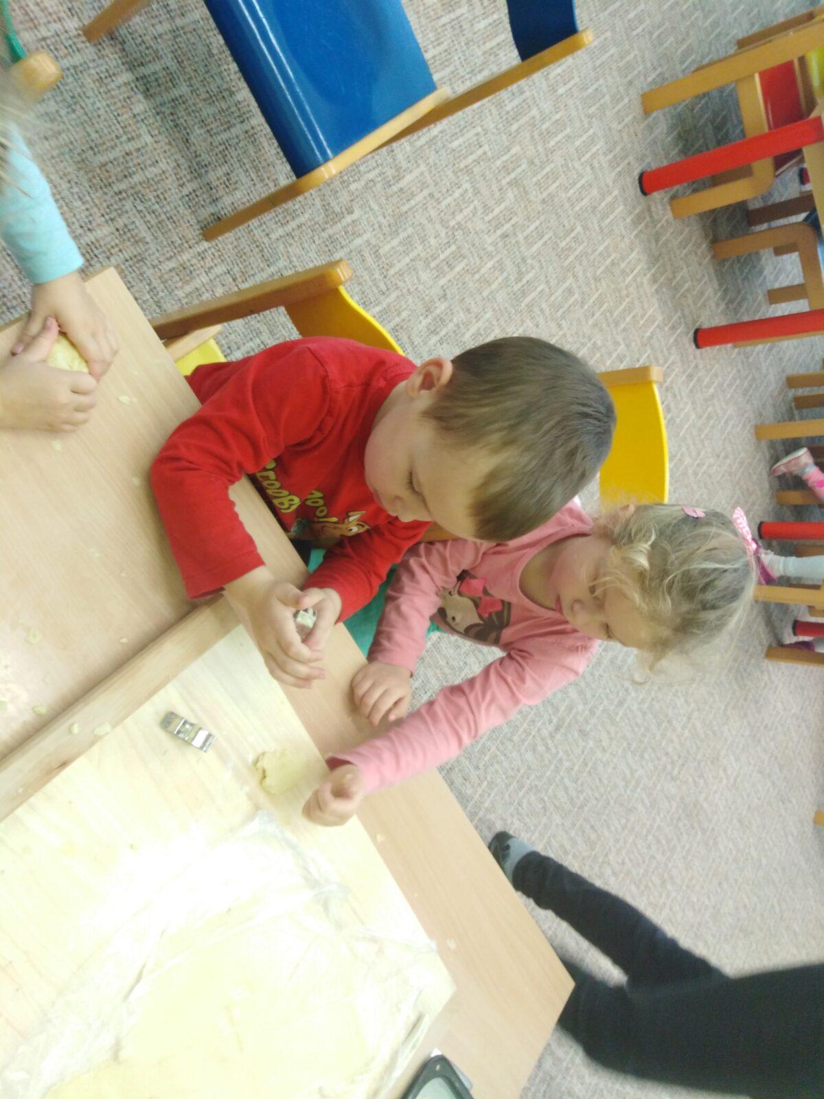 Broučci: pečeme linecké cukroví:-) - 13