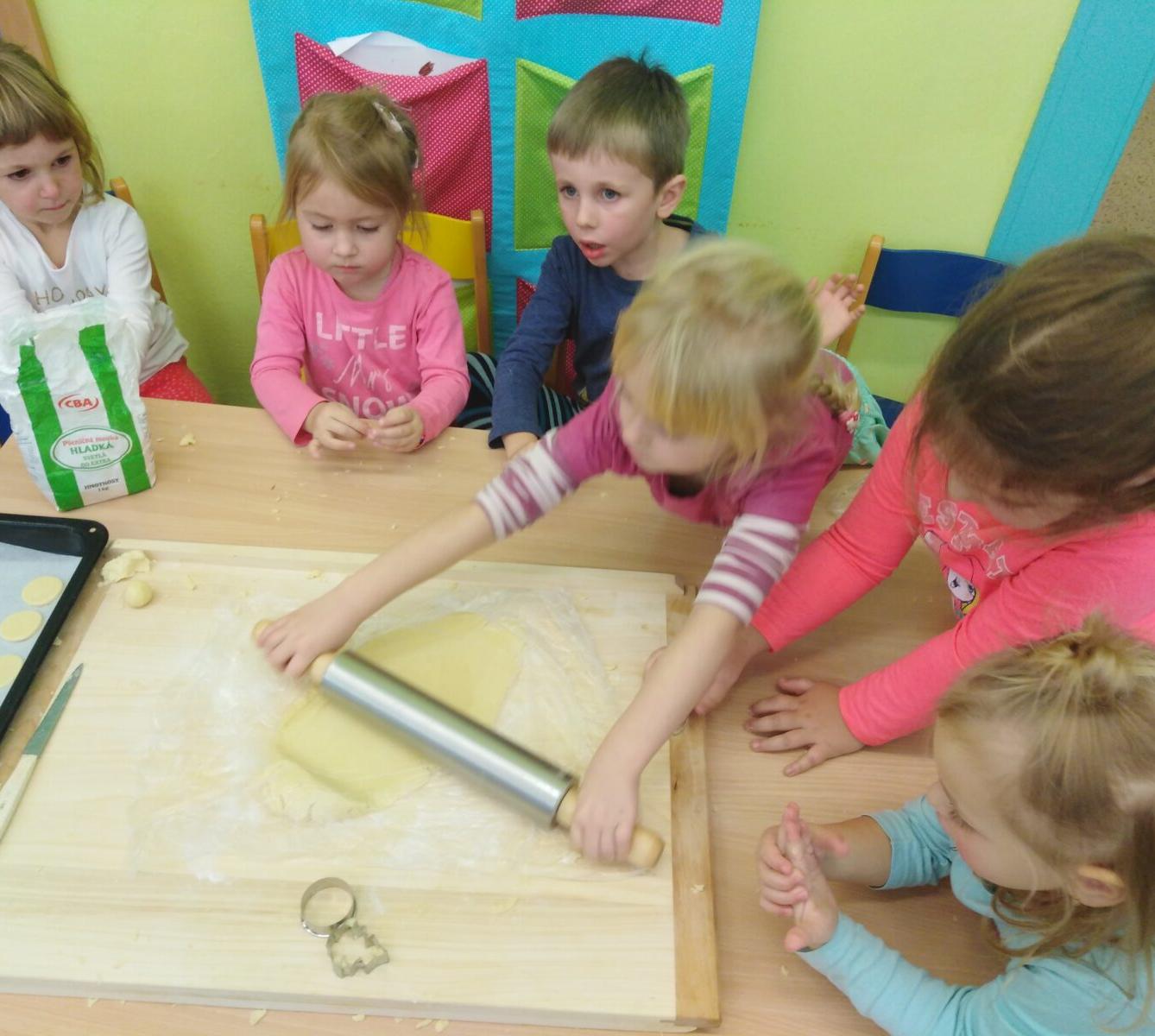 Broučci: pečeme linecké cukroví:-) - 14