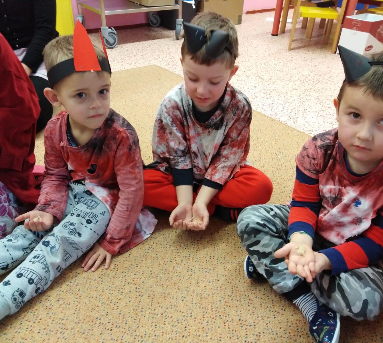 Návštěva ČERTA, MIKULÁŠE A ANDÍLKA v MŠ - 18