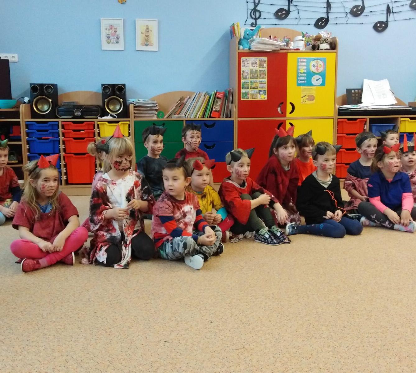 Návštěva ČERTA, MIKULÁŠE A ANDÍLKA v MŠ - 38