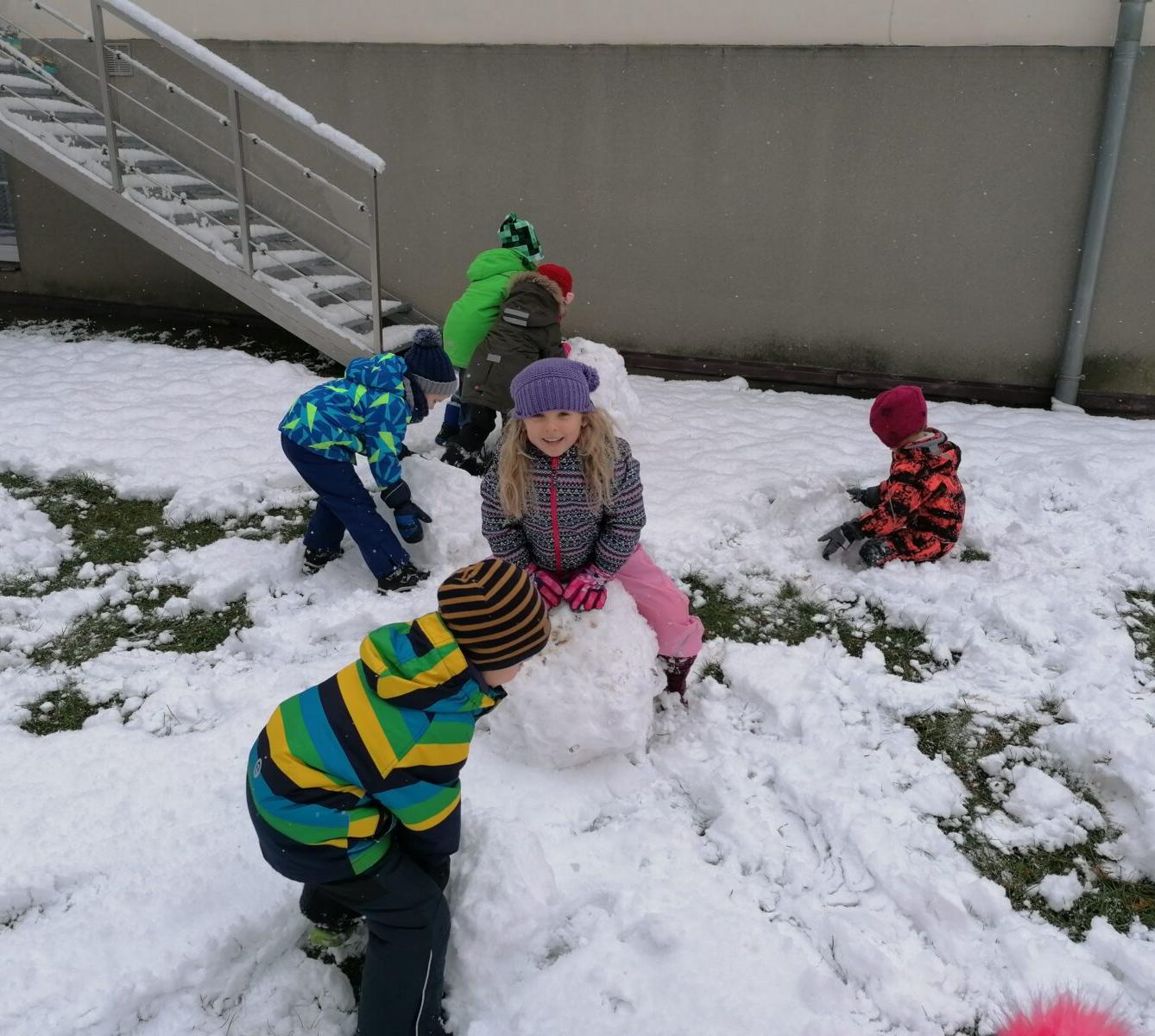 Konečně sníh!! užíváme si ho ze všech sil:-) - 1