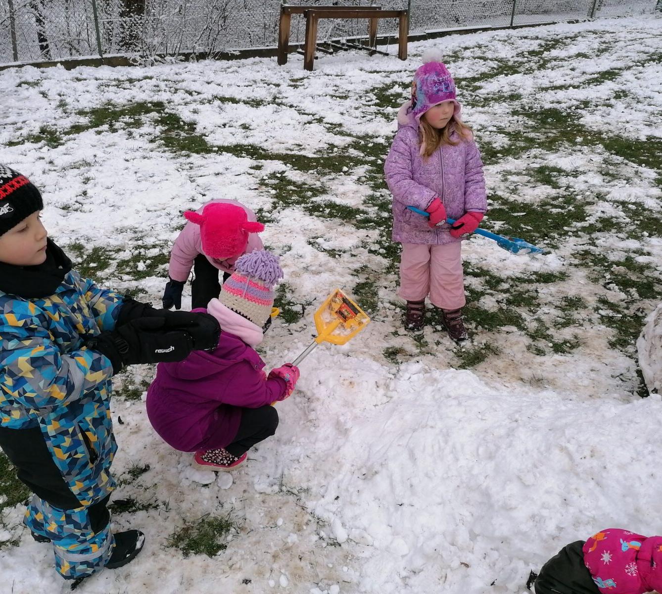 Konečně sníh!! užíváme si ho ze všech sil:-) - 19