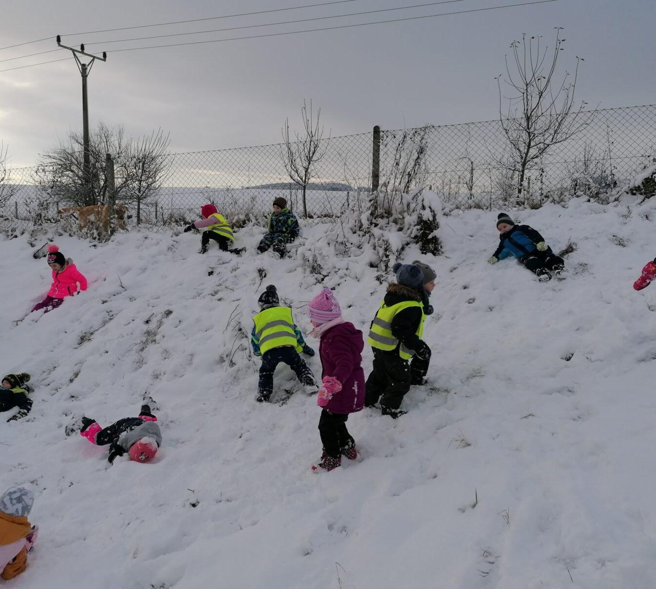 Konečně sníh!! užíváme si ho ze všech sil:-) - 36
