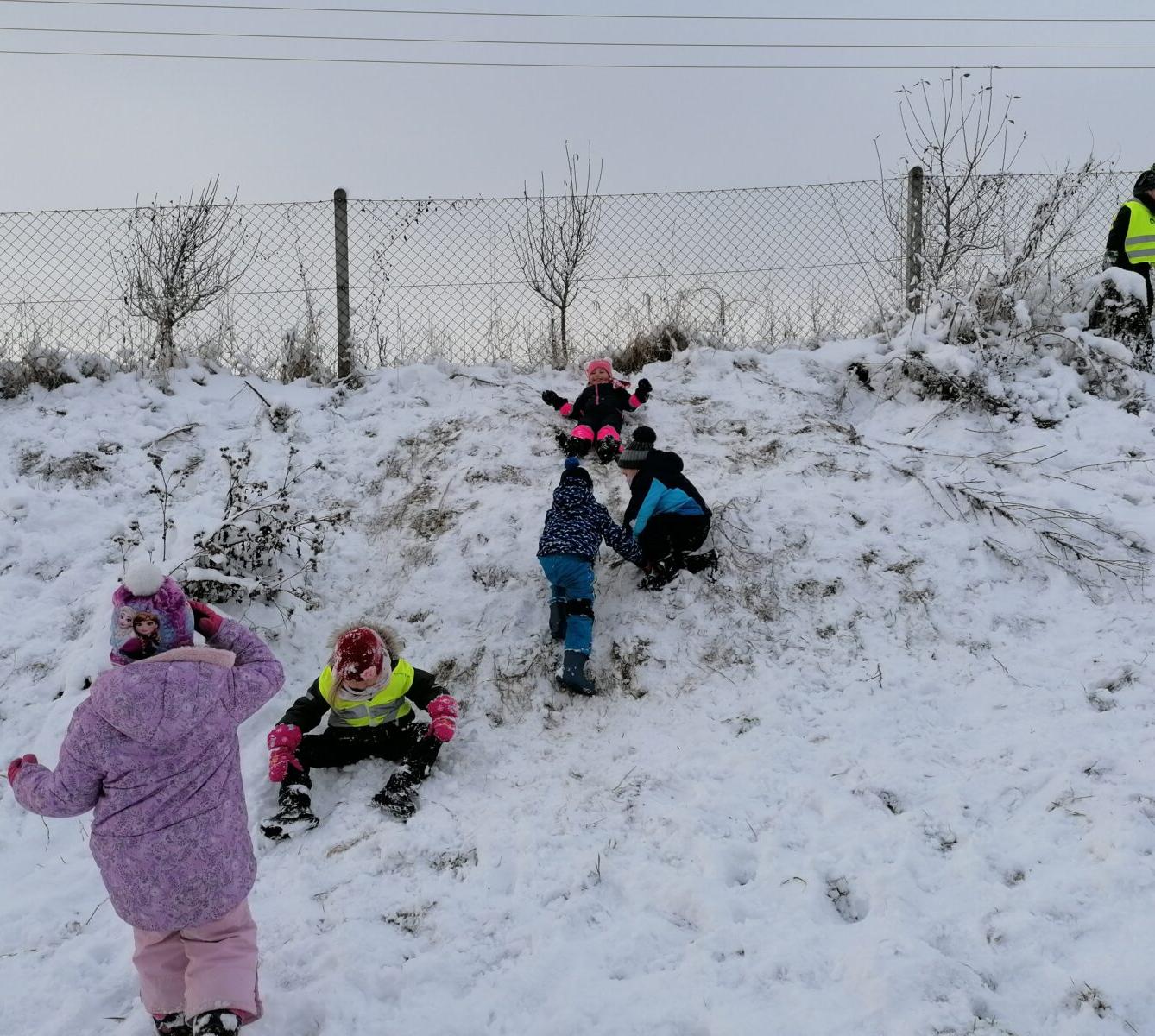 Konečně sníh!! užíváme si ho ze všech sil:-) - 43