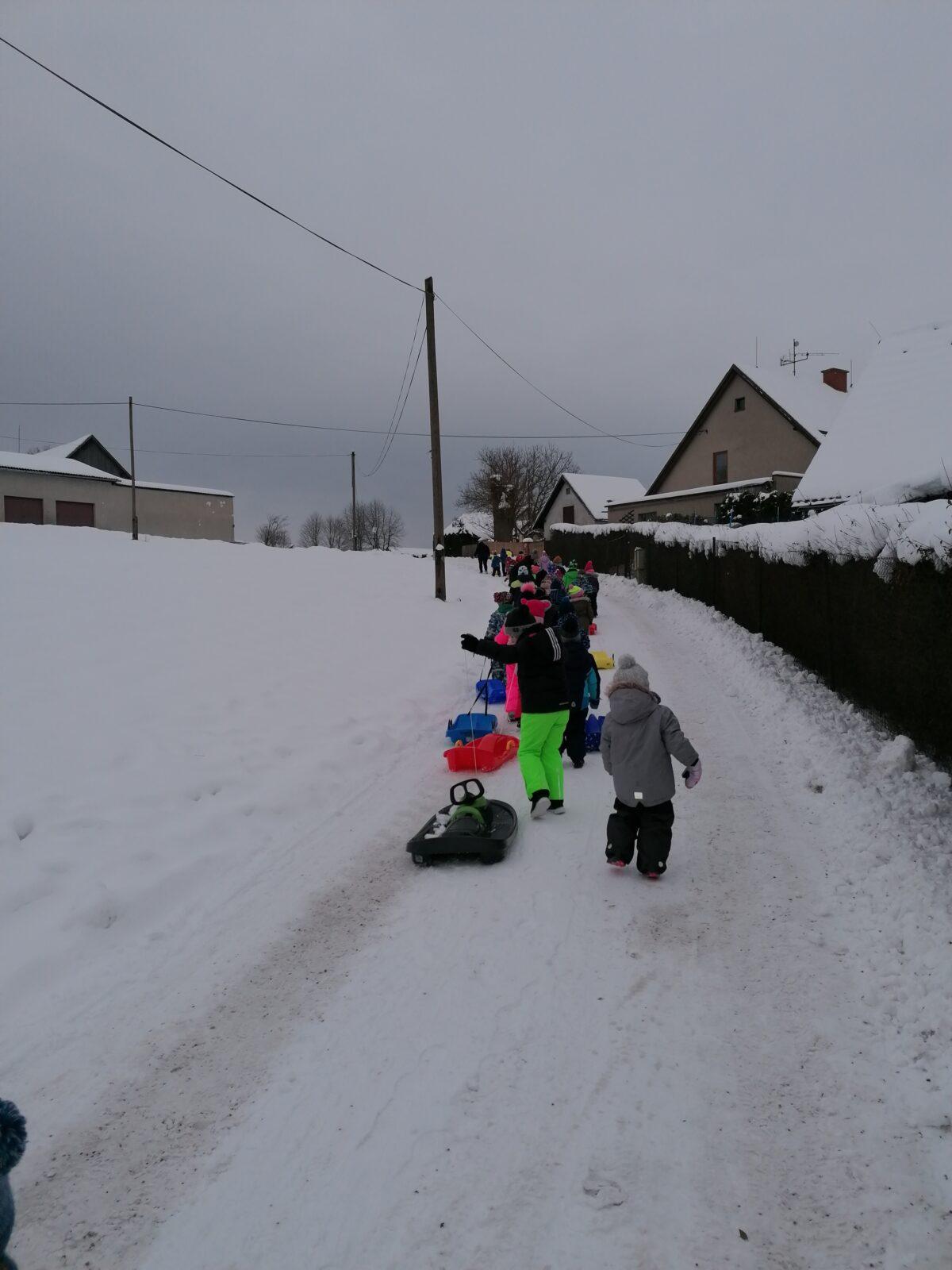 ZIMNÍ OLYMPIJSKÉ HRY V MŠ III. (závody "bobů" a "spřežení" :-)) - 6