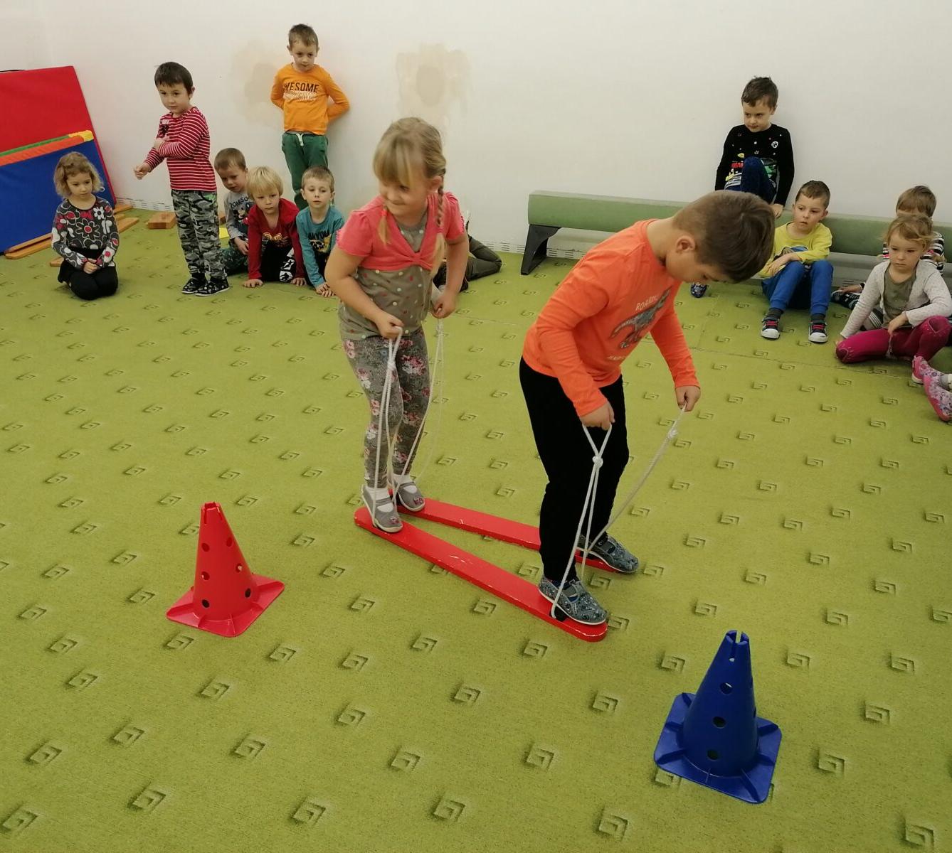 ZIMNÍ OLYMPIJSKÉ HRY V MŠ VI. (slalom na lyžích a "padák") - 5