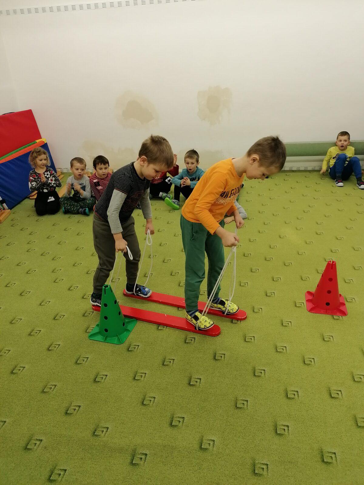 ZIMNÍ OLYMPIJSKÉ HRY V MŠ VI. (slalom na lyžích a "padák") - 18