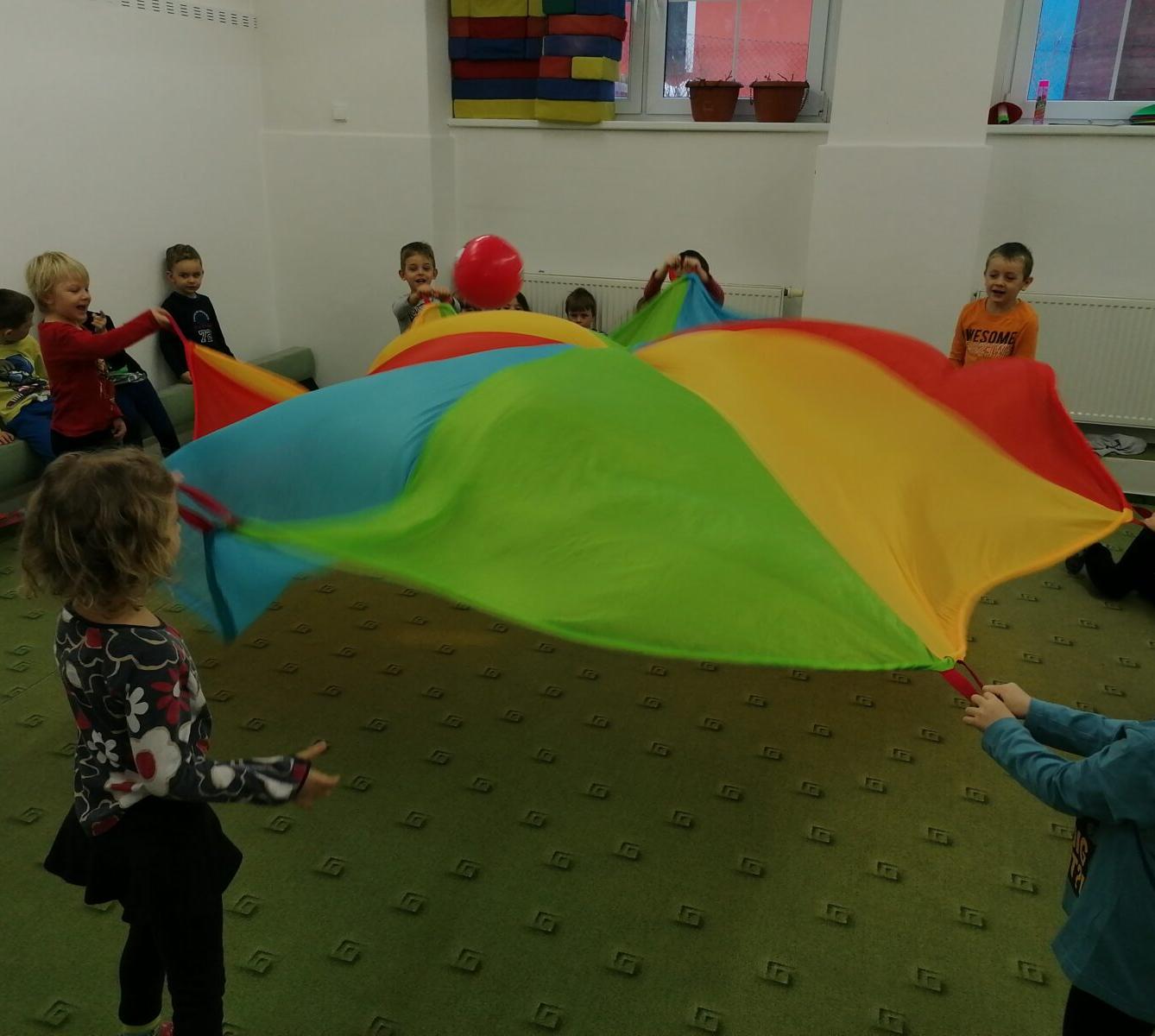 ZIMNÍ OLYMPIJSKÉ HRY V MŠ VI. (slalom na lyžích a "padák") - 40