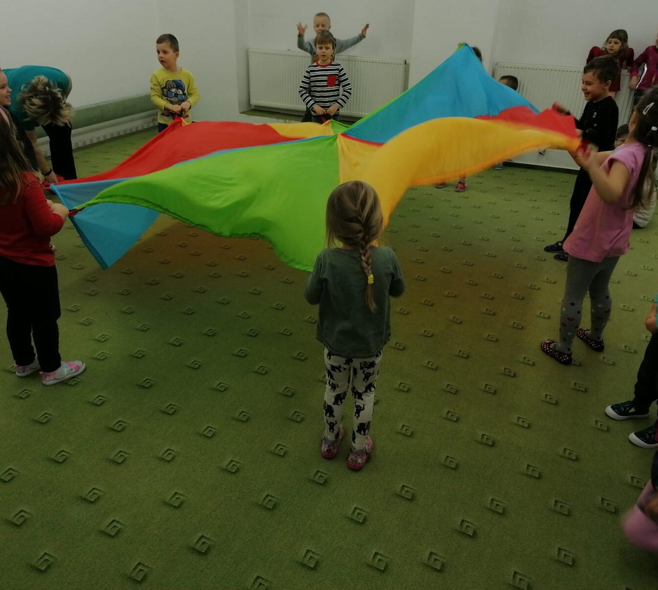 ZIMNÍ OLYMPIJSKÉ HRY V MŠ VI. (slalom na lyžích a "padák") - 45