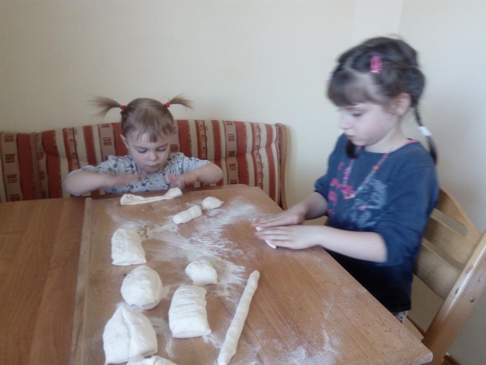 Distanční výuka v MŠ Kamarád (Ten dělá to a ten zas tohle:-)) - 45