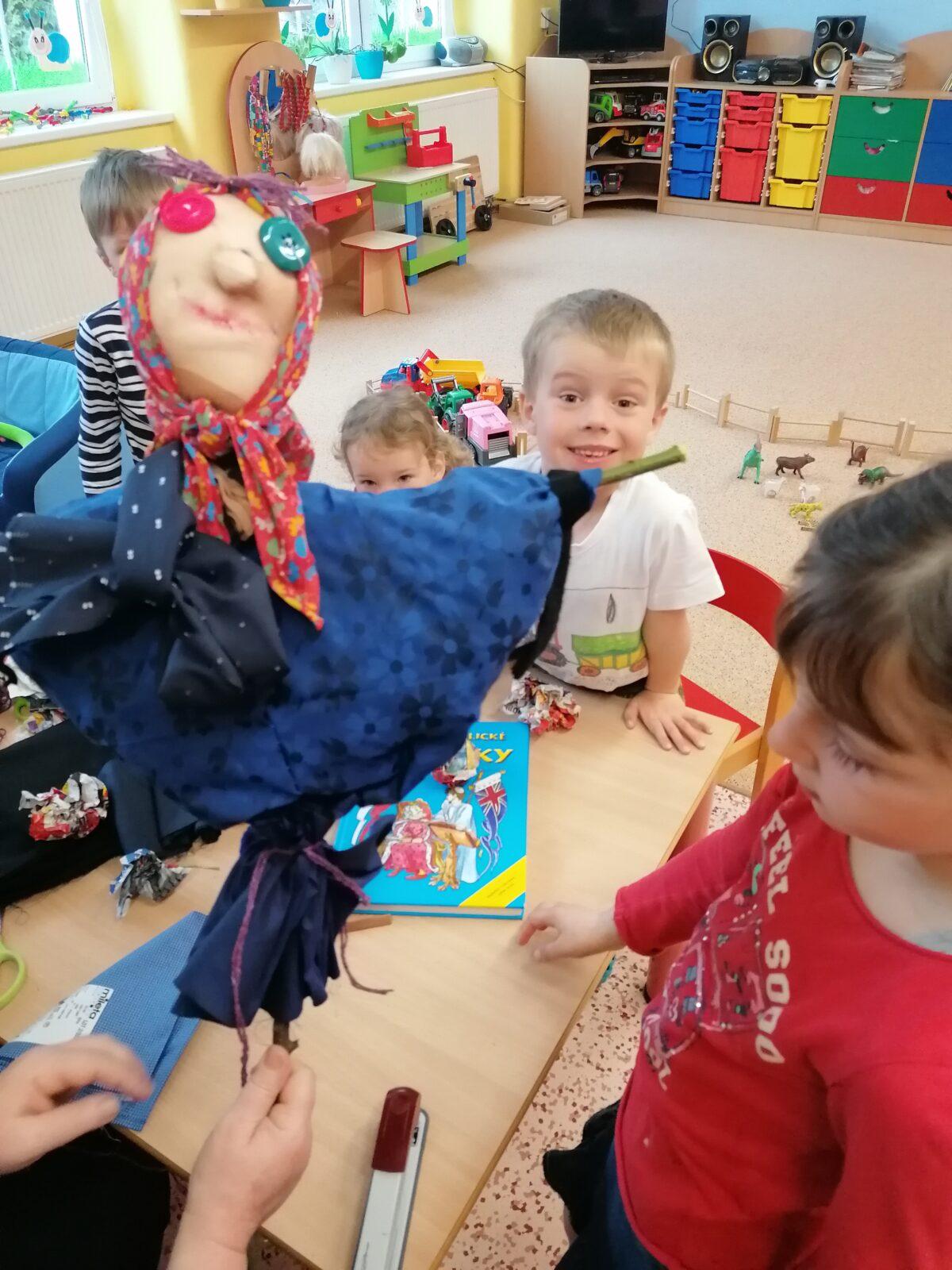 Příprava na Čarodějnice :-) - 41