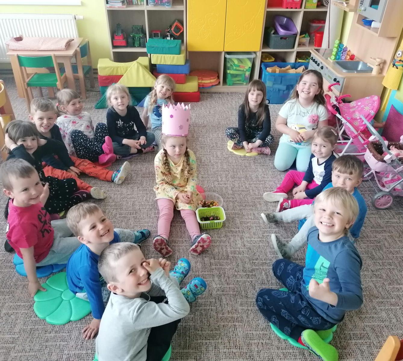 Broučci slaví: Ilonka měla narozeniny :-) - 1