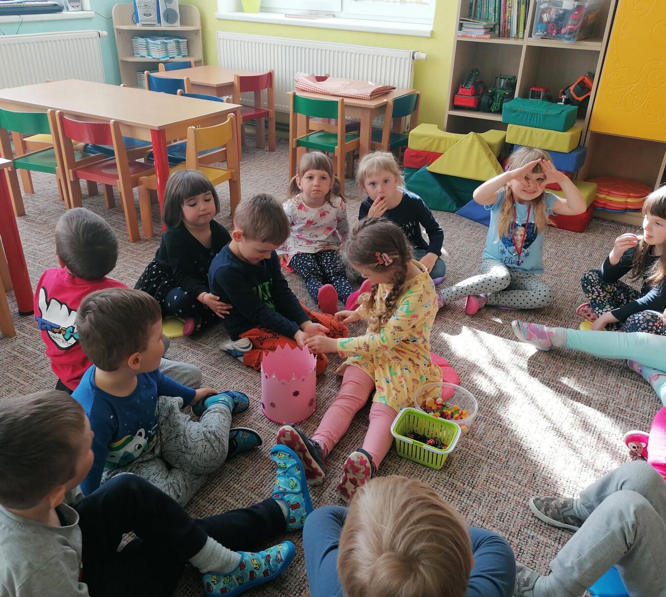 Broučci slaví: Ilonka měla narozeniny :-) - 13