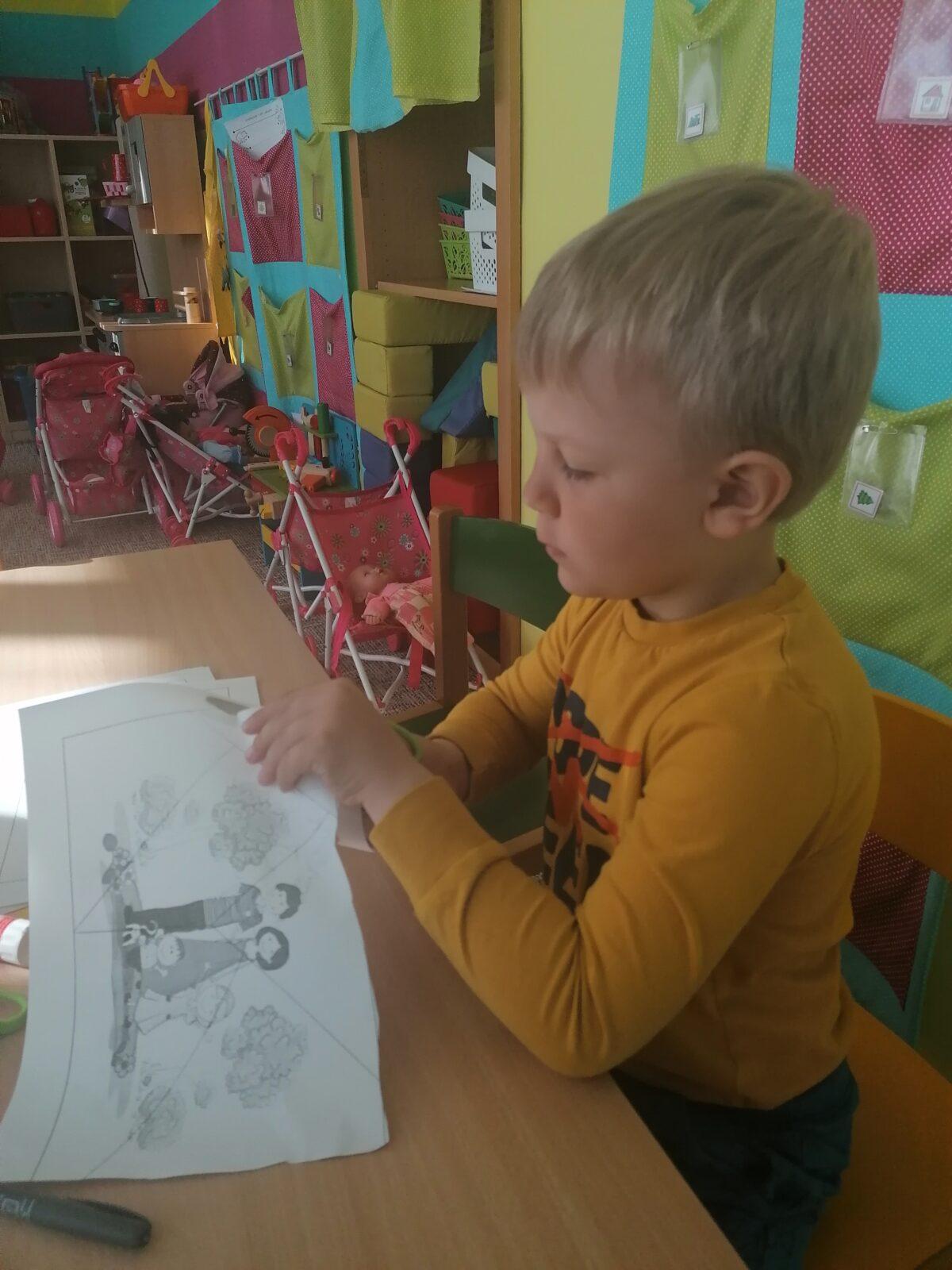 Broučci: "tvoříme" - Rodina - 4