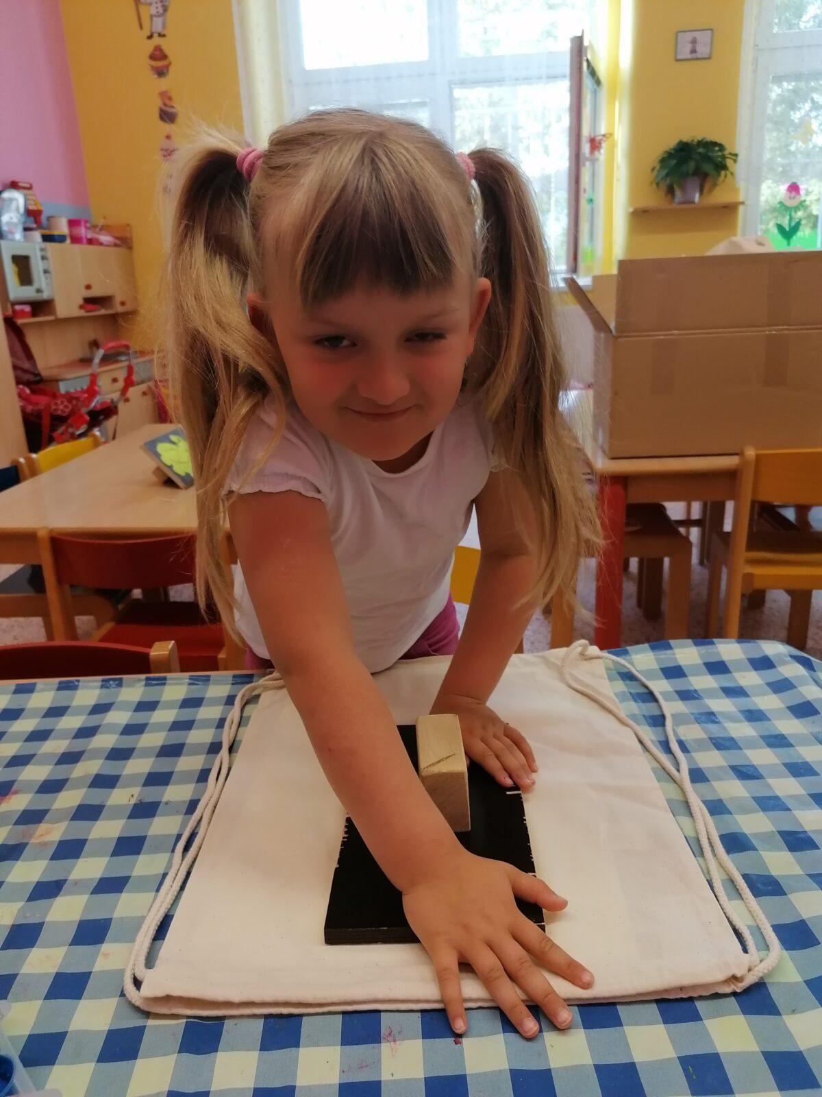 "příprava" batůžků ke dni dětí :-) - 1