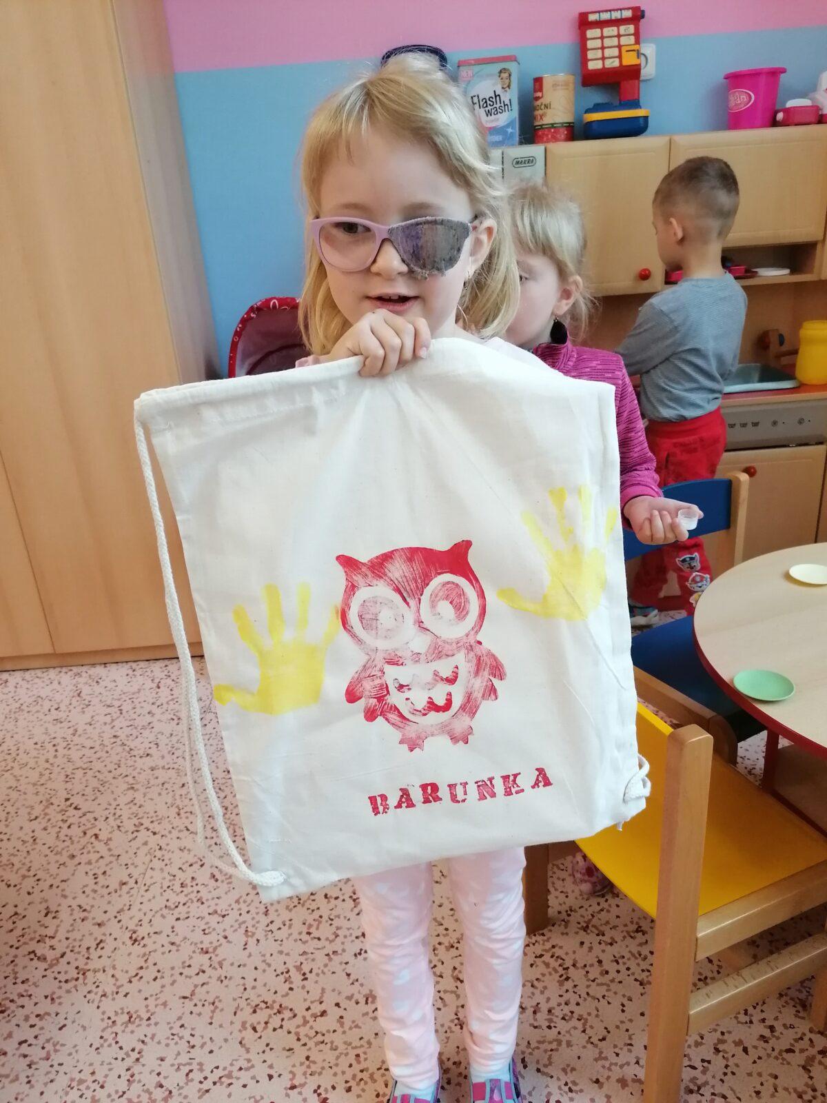 "příprava" batůžků ke dni dětí :-) - 14