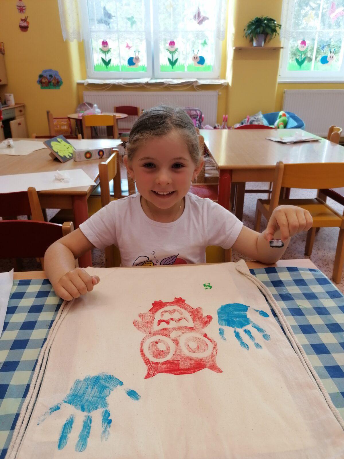 "příprava" batůžků ke dni dětí :-) - 21