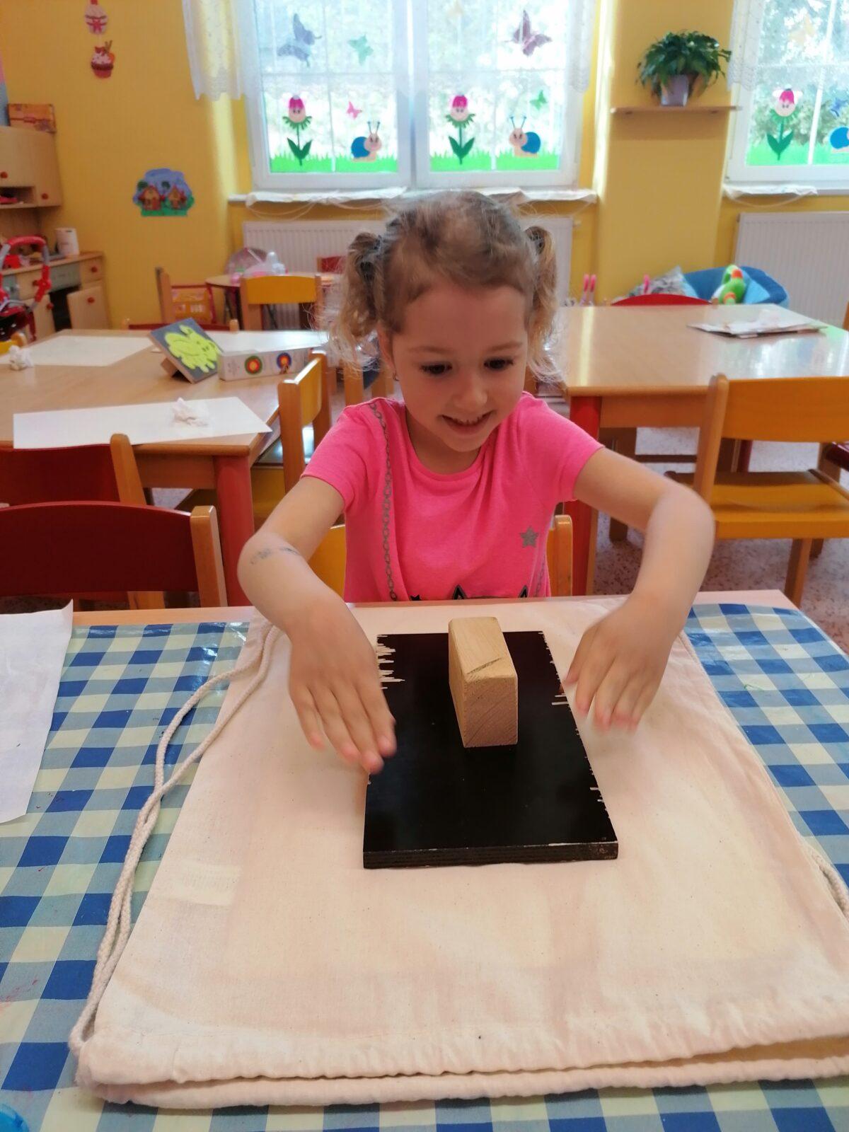 "příprava" batůžků ke dni dětí :-) - 23