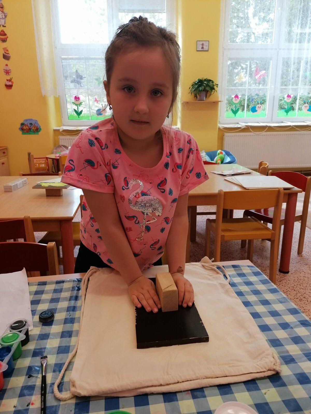 "příprava" batůžků ke dni dětí :-) - 35