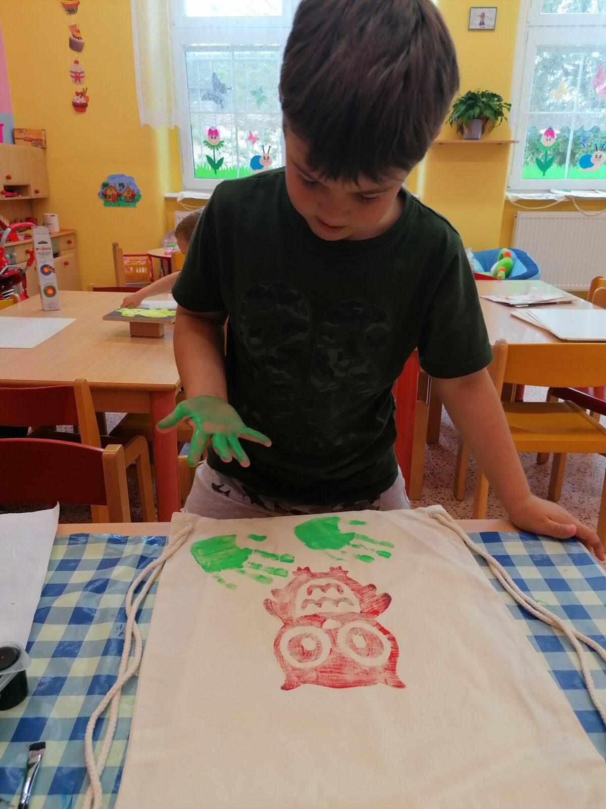 "příprava" batůžků ke dni dětí :-) - 39