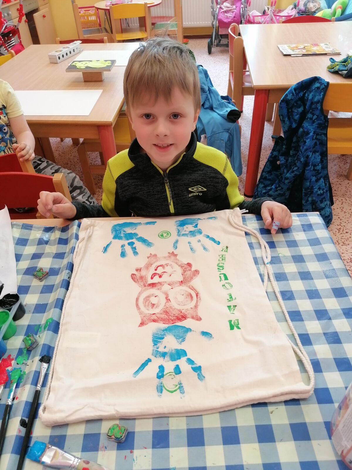 "příprava" batůžků ke dni dětí :-) - 54