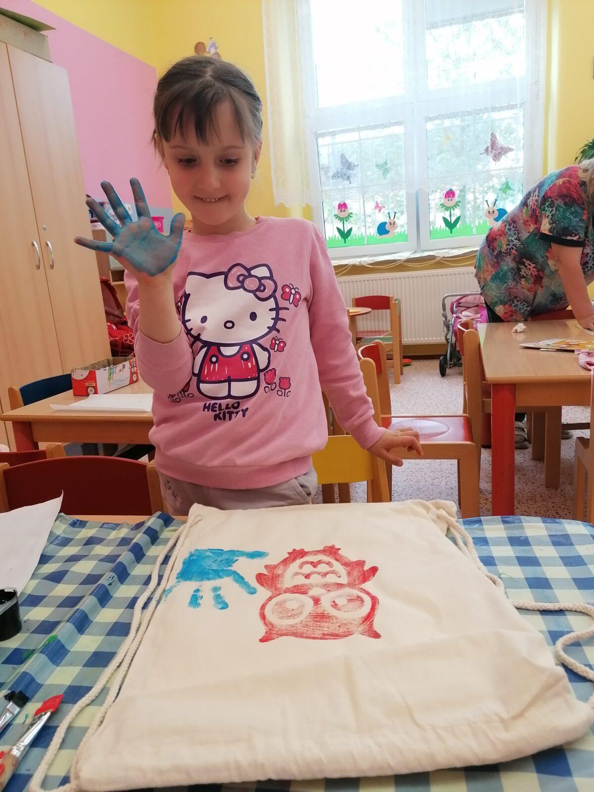 "příprava" batůžků ke dni dětí :-) - 59