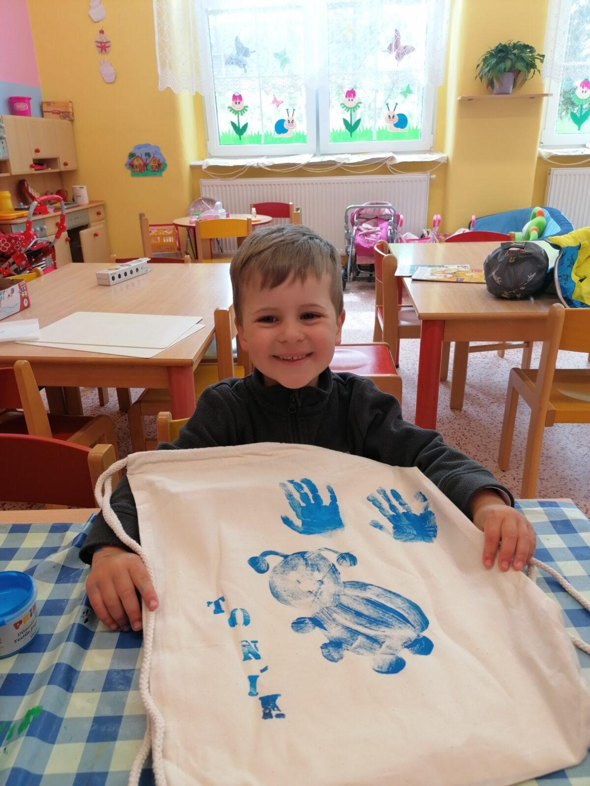 "příprava" batůžků ke dni dětí :-) - 68