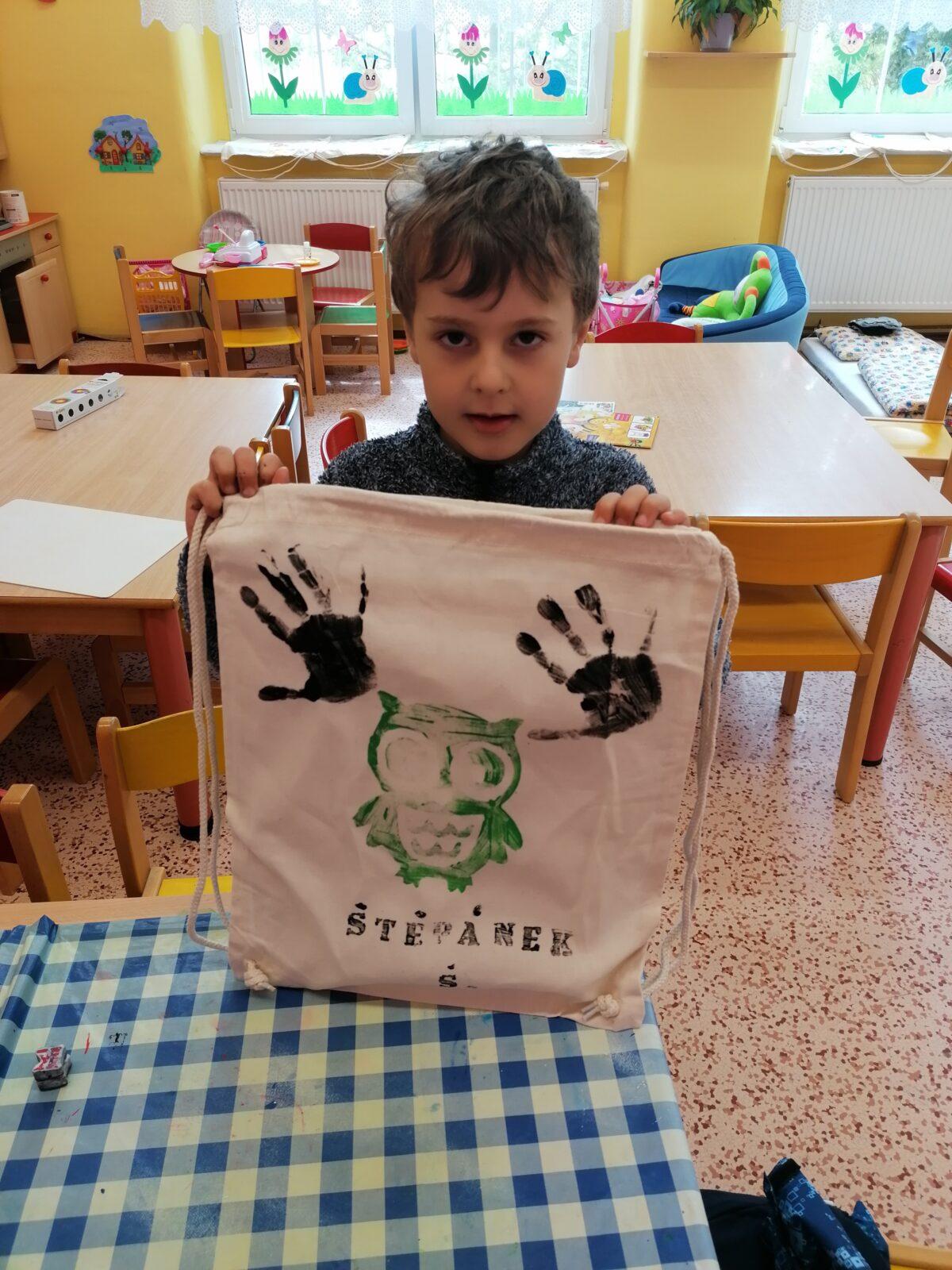 "příprava" batůžků ke dni dětí :-) - 70