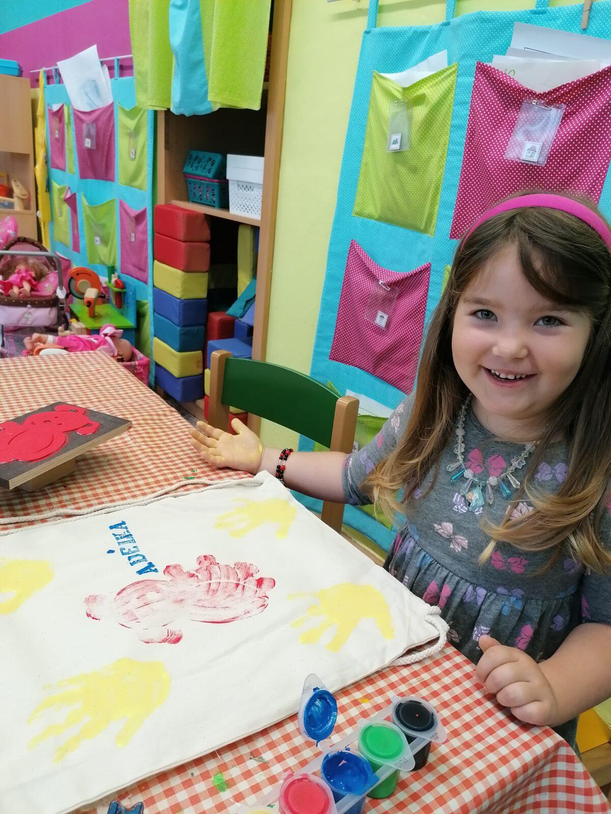 "příprava" batůžků ke dni dětí :-) - 73