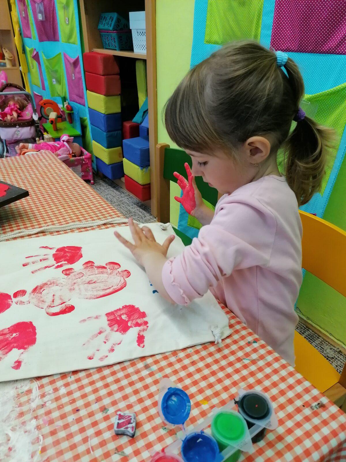 "příprava" batůžků ke dni dětí :-) - 86