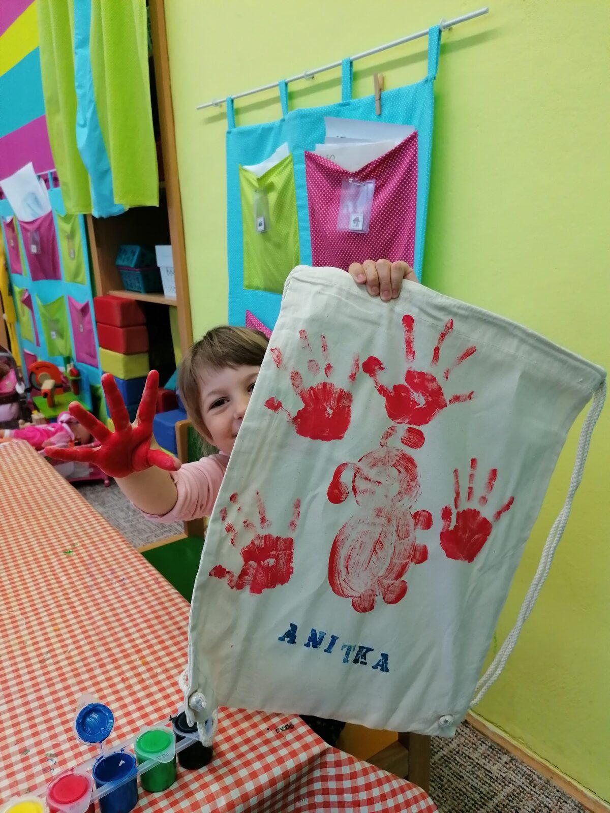 "příprava" batůžků ke dni dětí :-) - 87