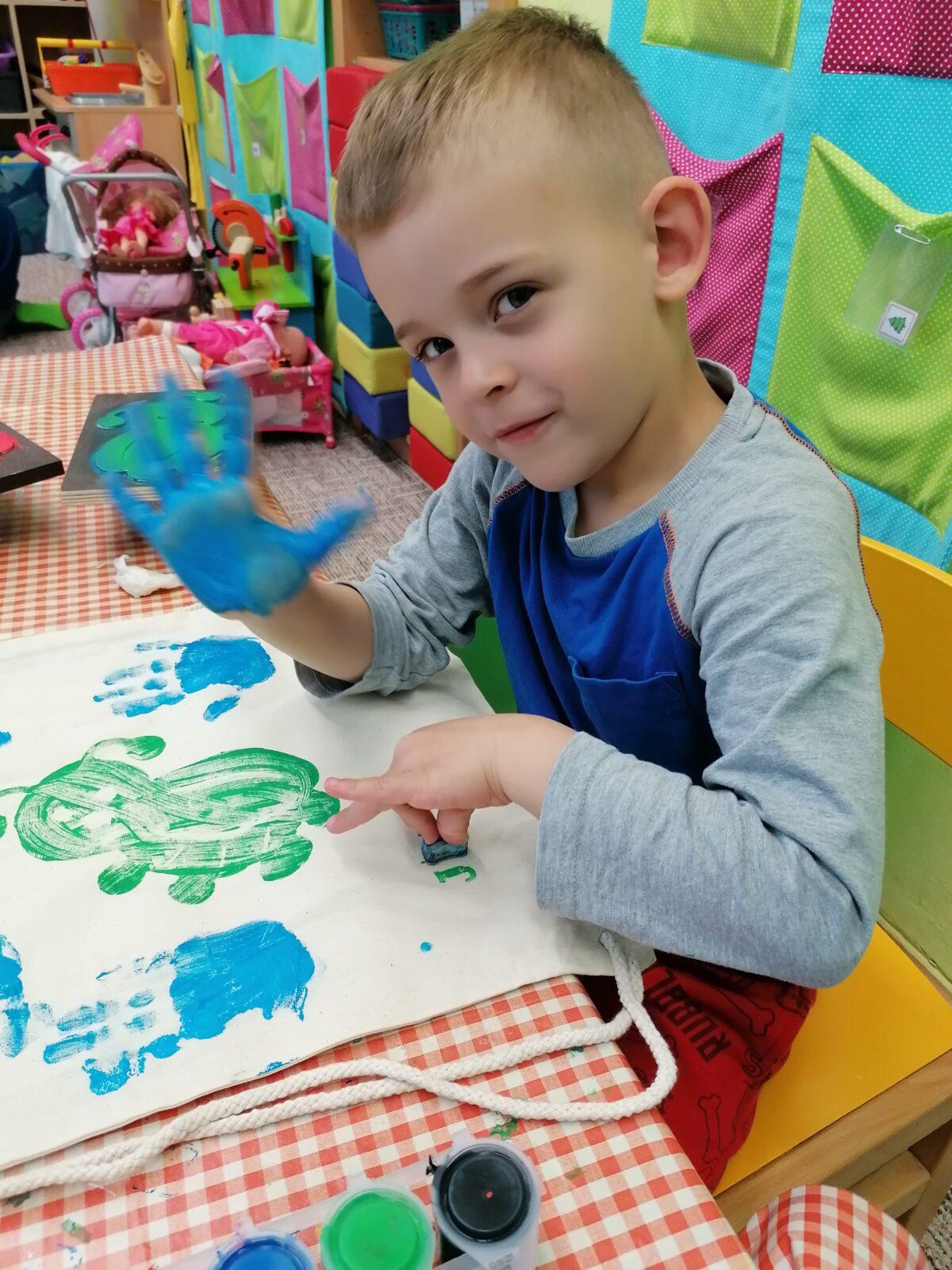 "příprava" batůžků ke dni dětí :-) - 94