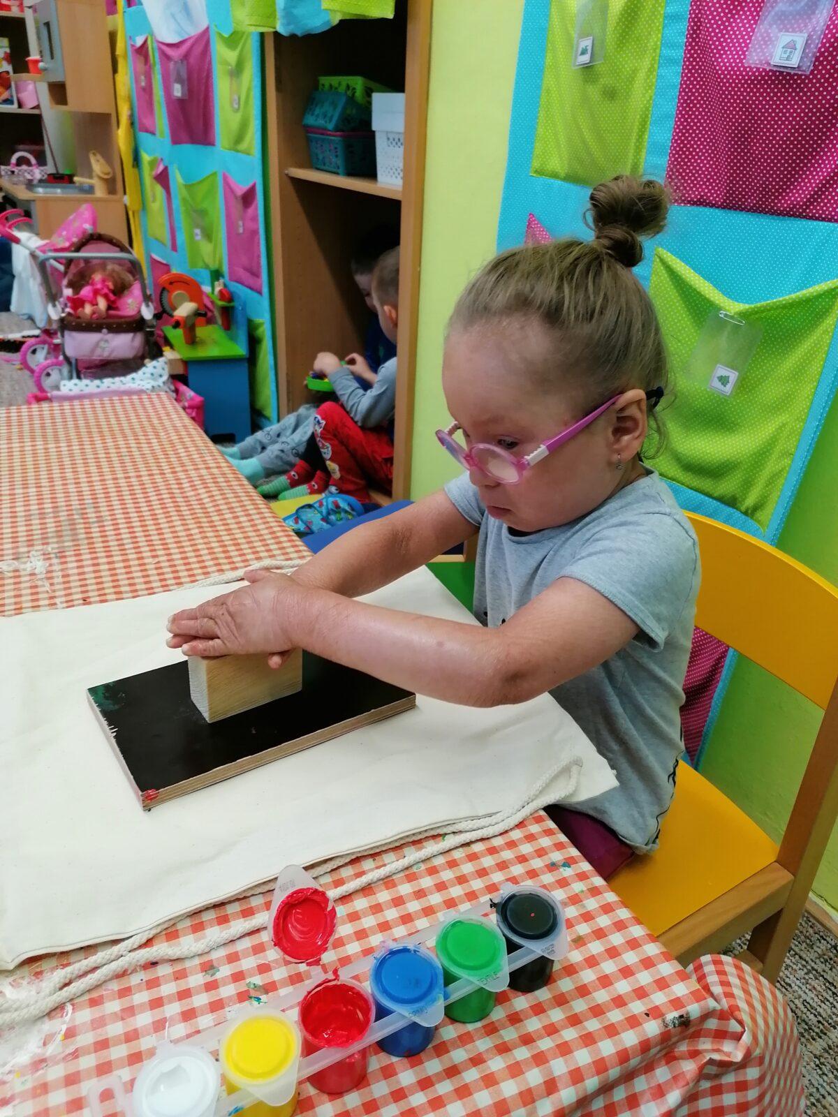 "příprava" batůžků ke dni dětí :-) - 98