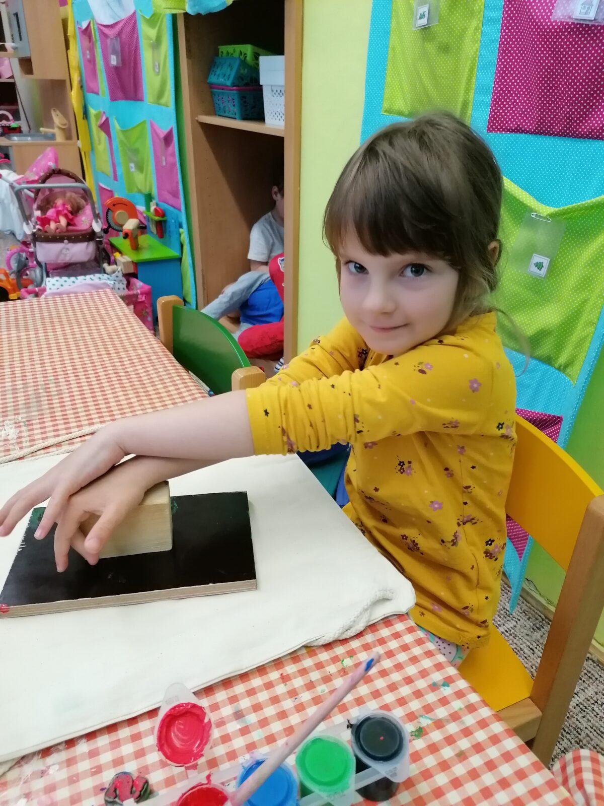 "příprava" batůžků ke dni dětí :-) - 102