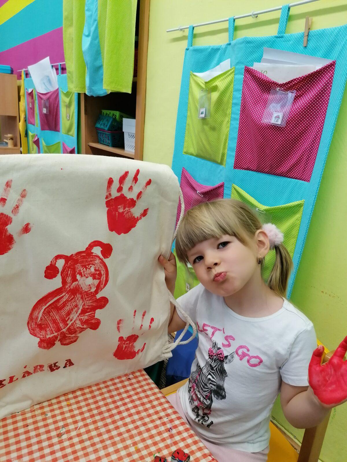 "příprava" batůžků ke dni dětí :-) - 108