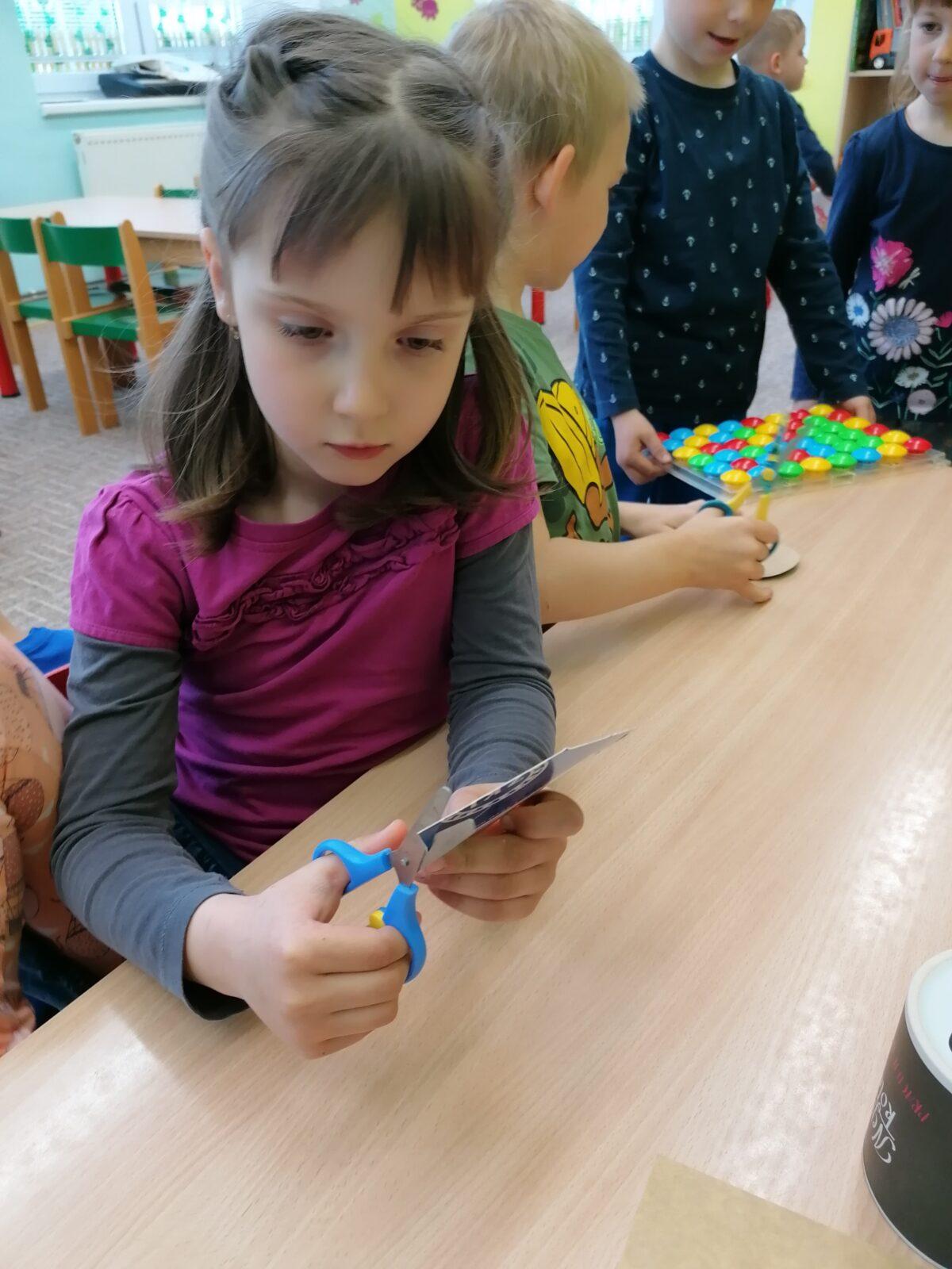 "výroba" dárečku ke dni dětí :-) - 5