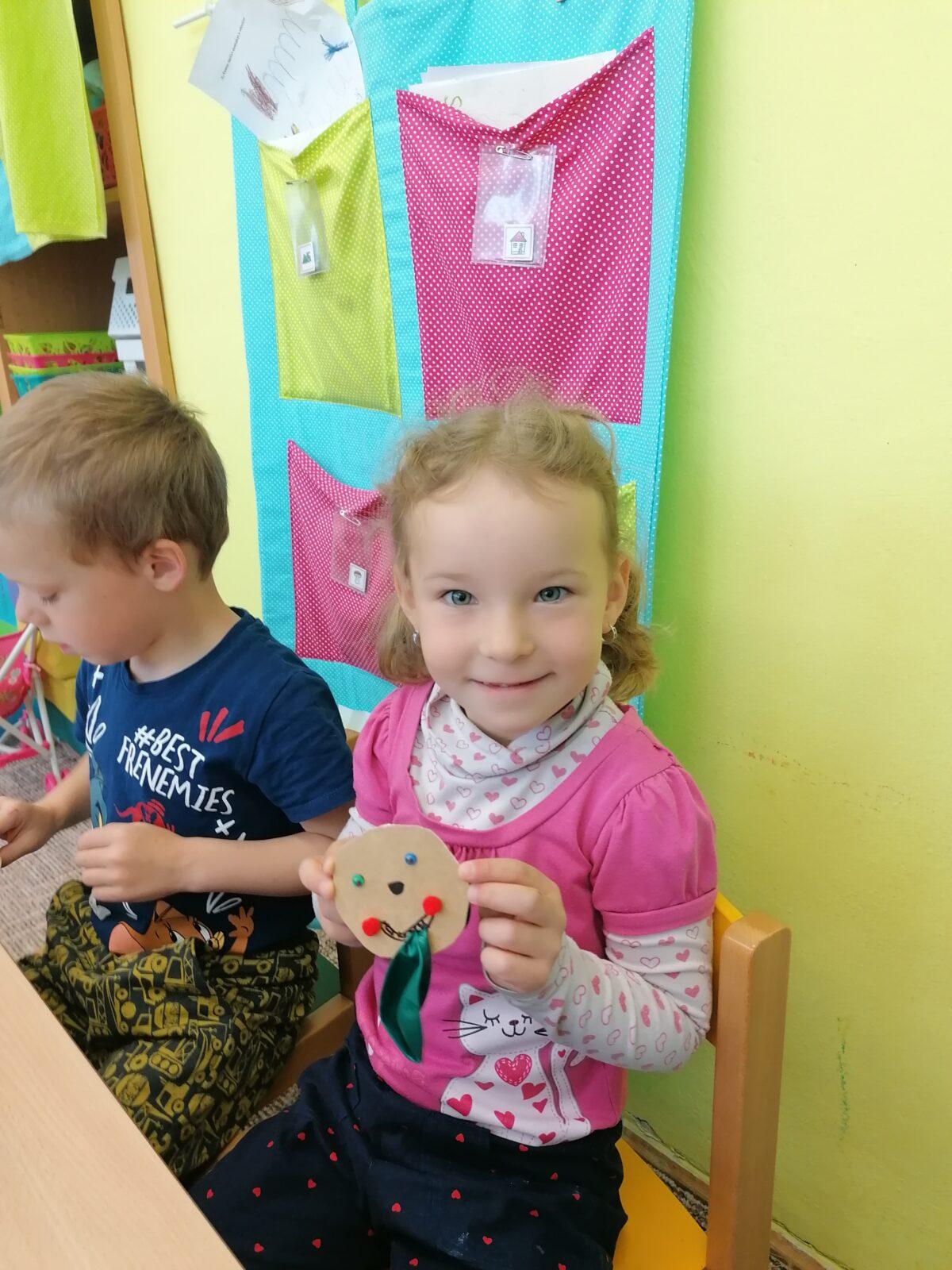 "výroba" dárečku ke dni dětí :-) - 9