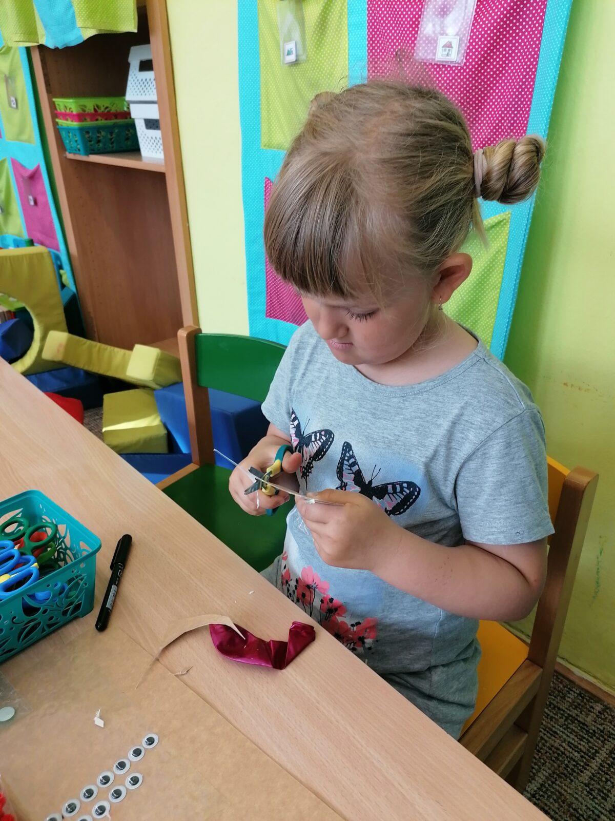 "výroba" dárečku ke dni dětí :-) - 13