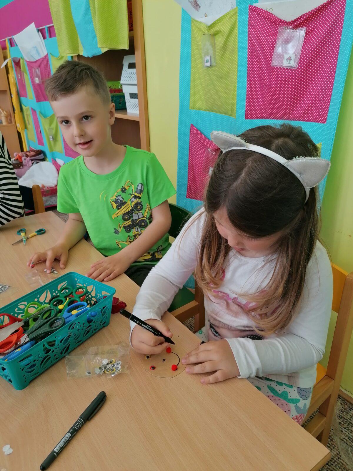 "výroba" dárečku ke dni dětí :-) - 19