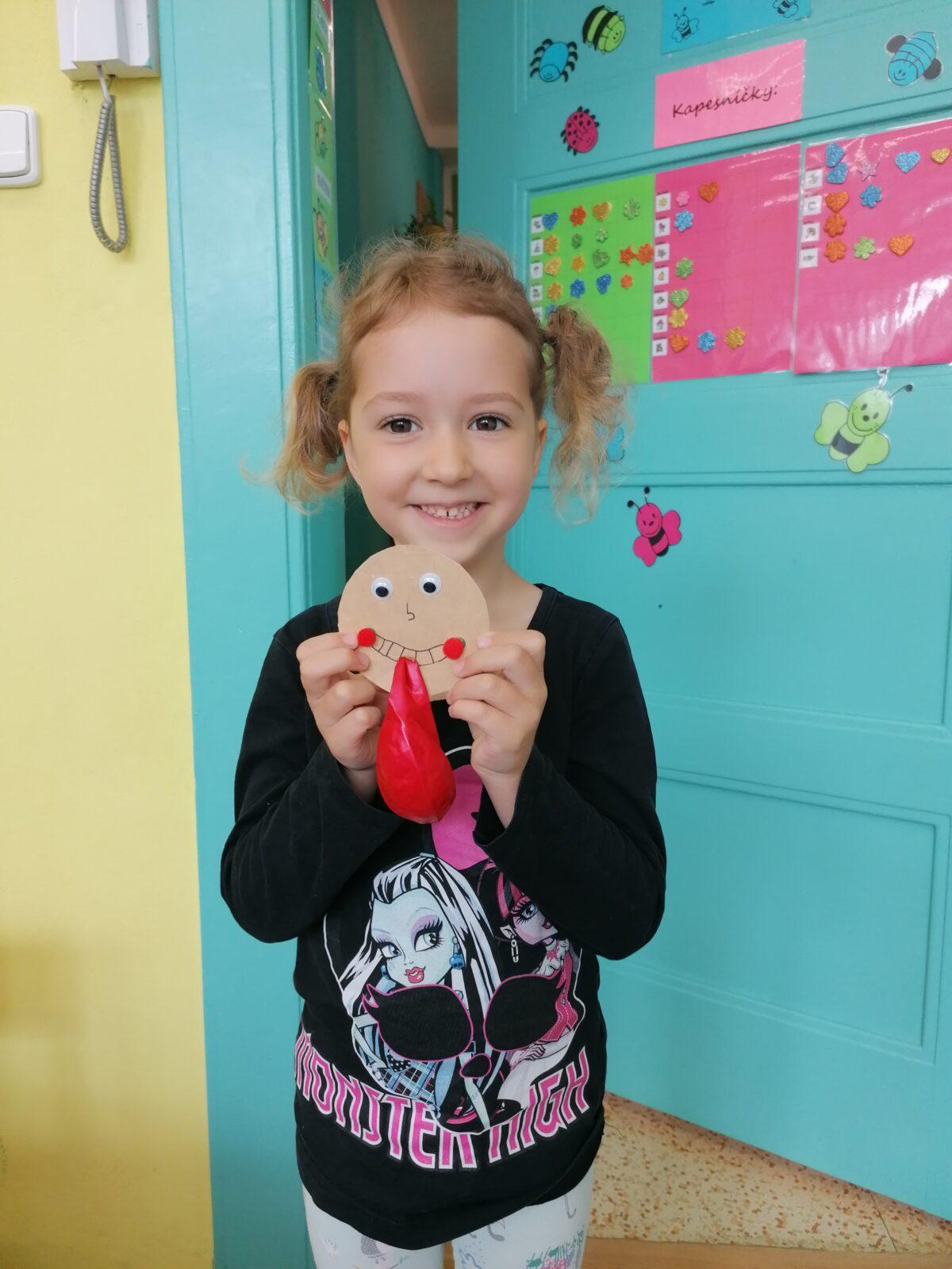 "výroba" dárečku ke dni dětí :-) - 22