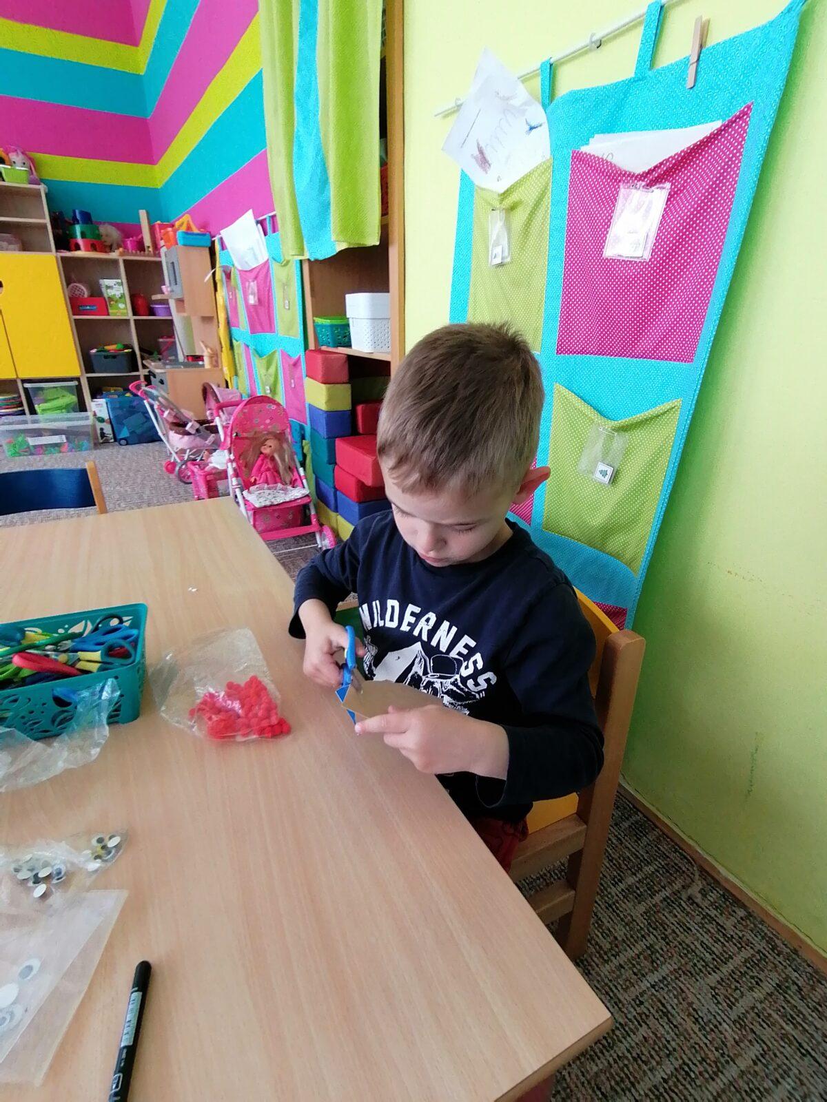 "výroba" dárečku ke dni dětí :-) - 37