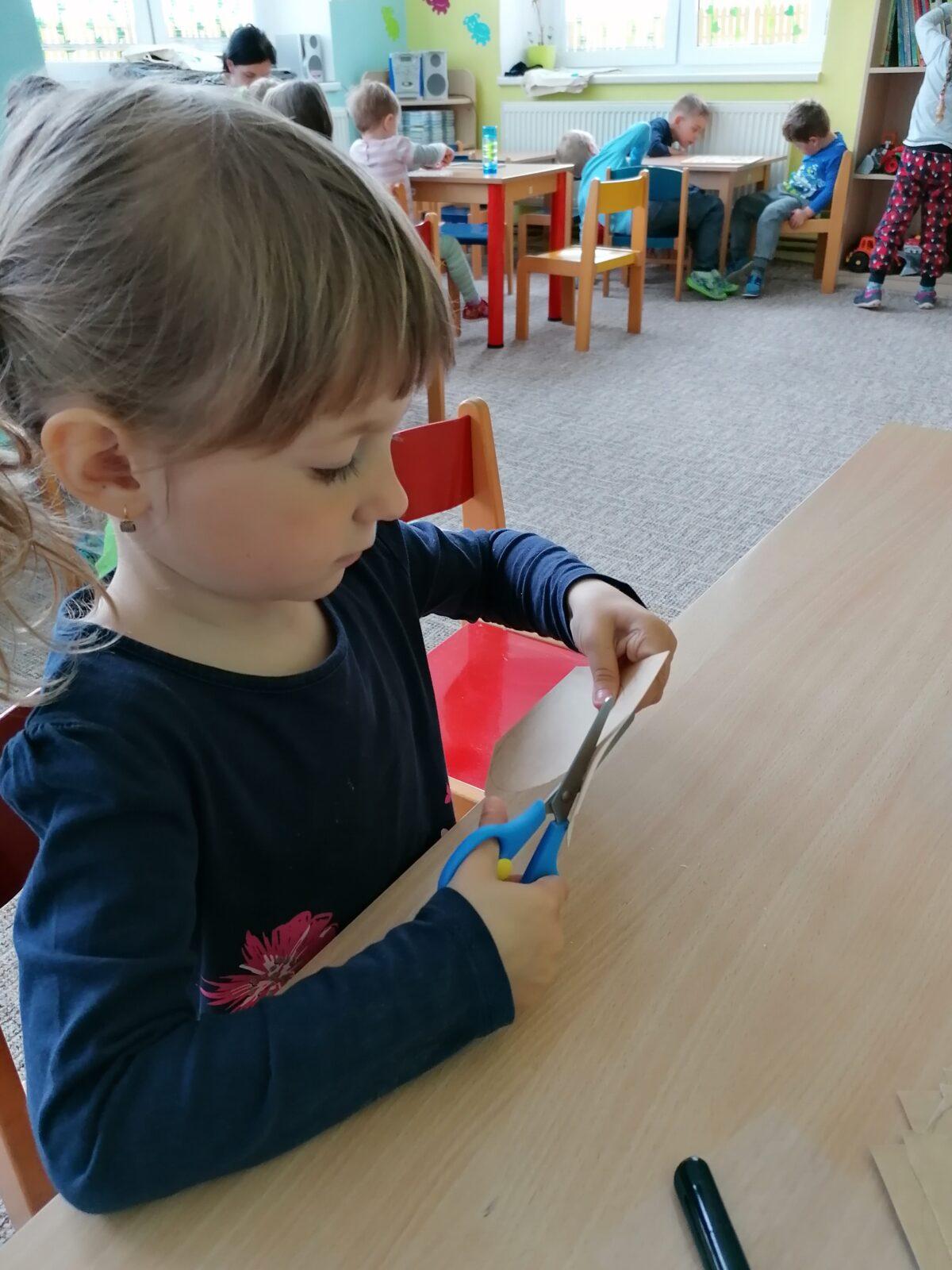 "výroba" dárečku ke dni dětí :-) - 46