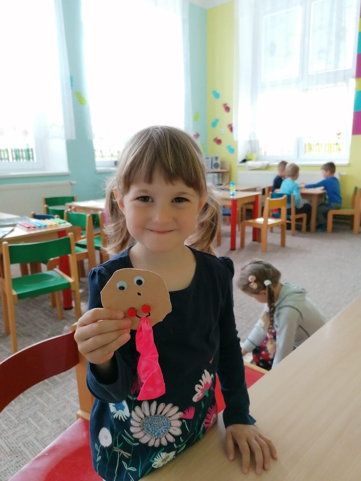 "výroba" dárečku ke dni dětí :-) - 48