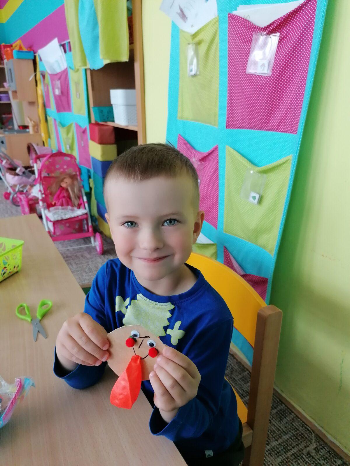 "výroba" dárečku ke dni dětí :-) - 49