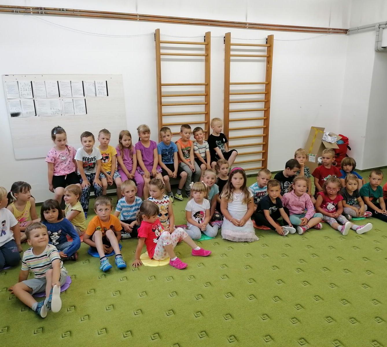 Divadélko "U DVOU SLUNCÍ" - 1