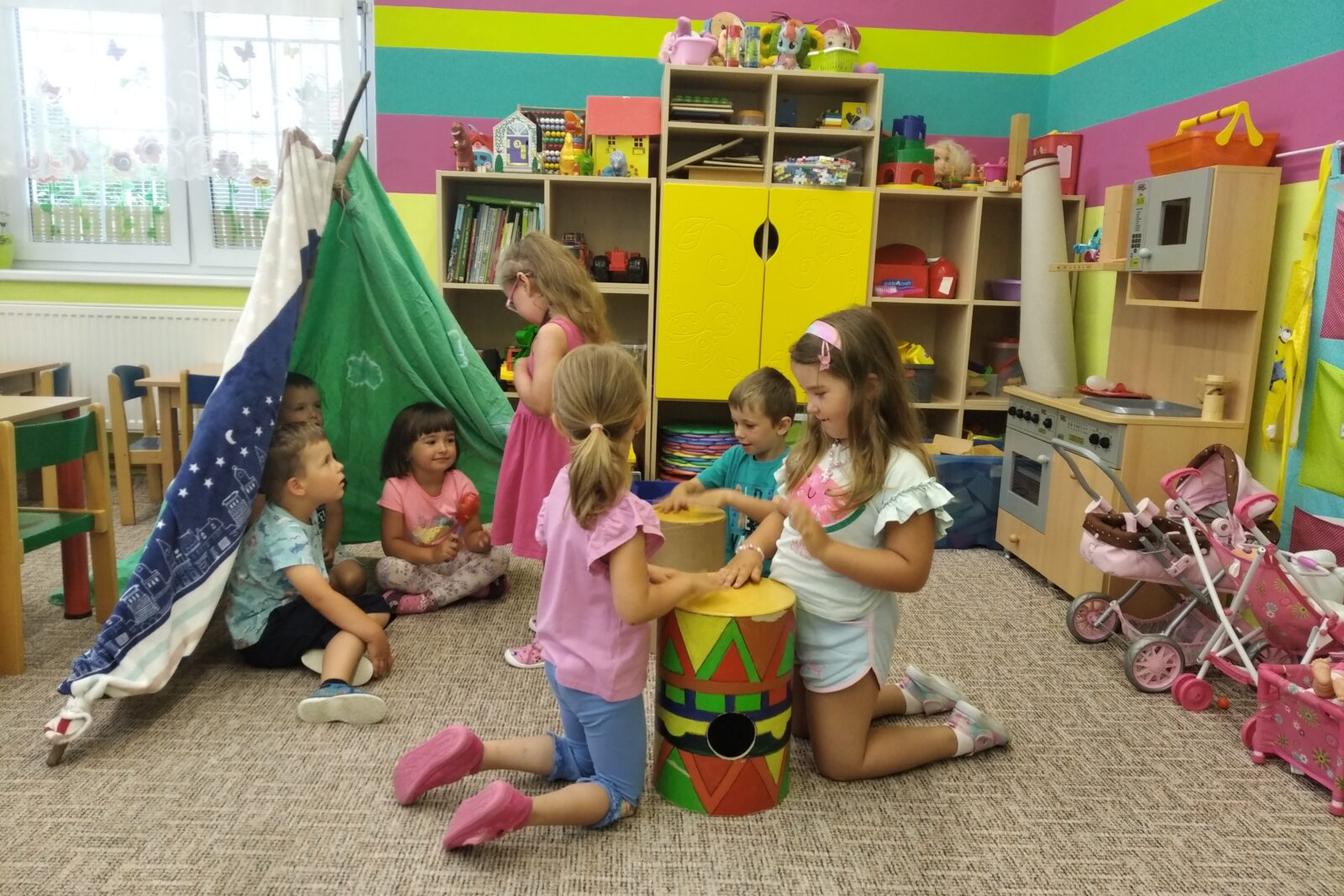 broučci-cestujeme po světě "indiáni"